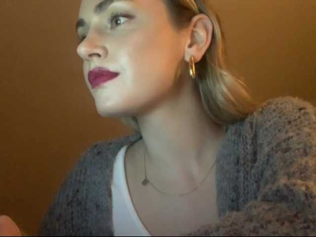 AmelieSweet BongaCams Model