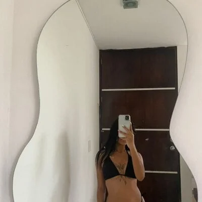 Evil_Giirls Stripchat Model