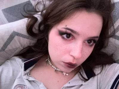 Freya_land Stripchat Model