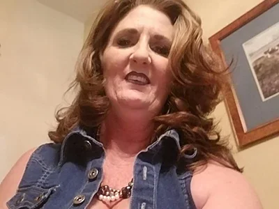 HotAzMilf Stripchat Model