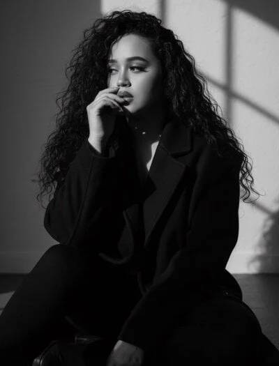 Isa__Blanc Stripchat Model