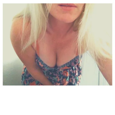 LoveSaraChristine Stripchat Model