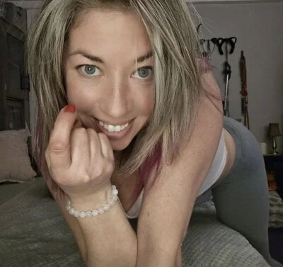 MiraKisss Stripchat Model