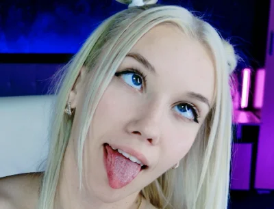 NaomiHita Stripchat Model