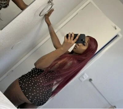 Last screenshot of ObsessedWLyla's Show