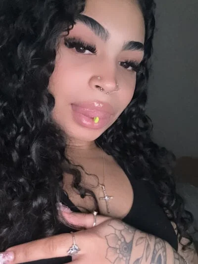 azaraxxxamor Stripchat Model