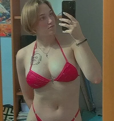 julielourens Stripchat Model